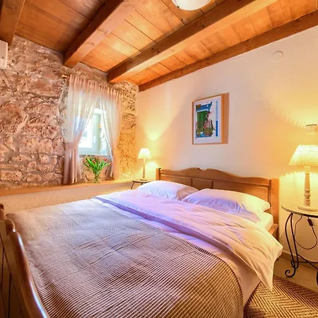 Casa vacanze Geschmackvolle Steinvilla Margaret Mit Pool