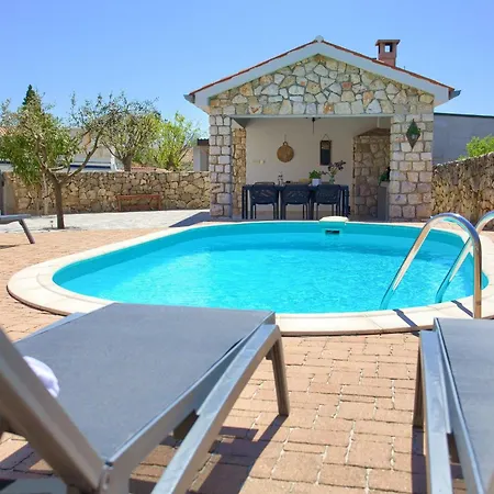 Casa vacanze Geschmackvolle Steinvilla Margaret Mit Pool Garica